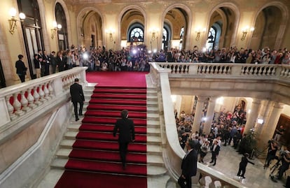 El president catalán Carles Puigdemont, a su entrada al Parlament.