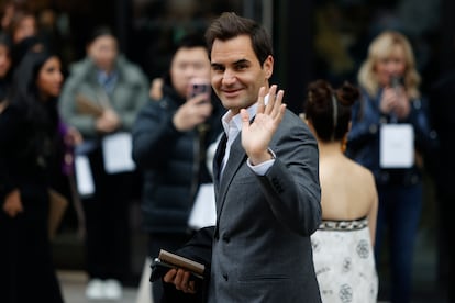 El mundo del deporte también ha estado representado en esta semana de la Alta Costura. El tenista Roger Federer, como viene siendo habitual en los últimos desfiles de la firma francesa, ha acudido a la cita de este martes.