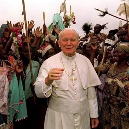 Juan Pablo II, en octubre de 1998, durante una visita a Uganda.