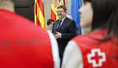 El presidente valenciano, Ximo Puig, en un acto con Cruz Roja.