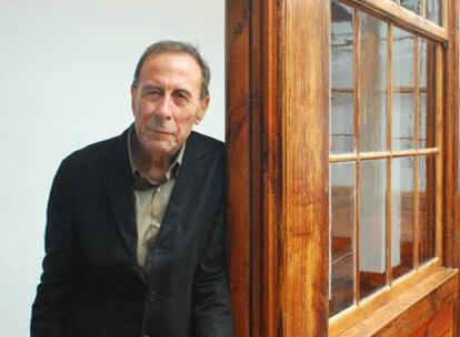 El artista canario, el pasado martes en la Fundación Cristino de Vera, situada en La Laguna, Tenerife.
Uno de los característicos paisajes de Cristino de Vera.