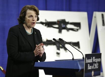 La senadora Dianne Feinstein, durante su rueda de prensa en Washington.