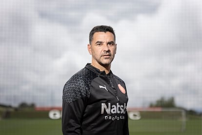 Michel, en el campo de entrenamiento del Girona.