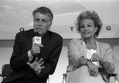 El periodista Jesús Hermida y Carmen Sevilla, durante la presentación de la nueva programación de Antena 3, en julio de 1998. 