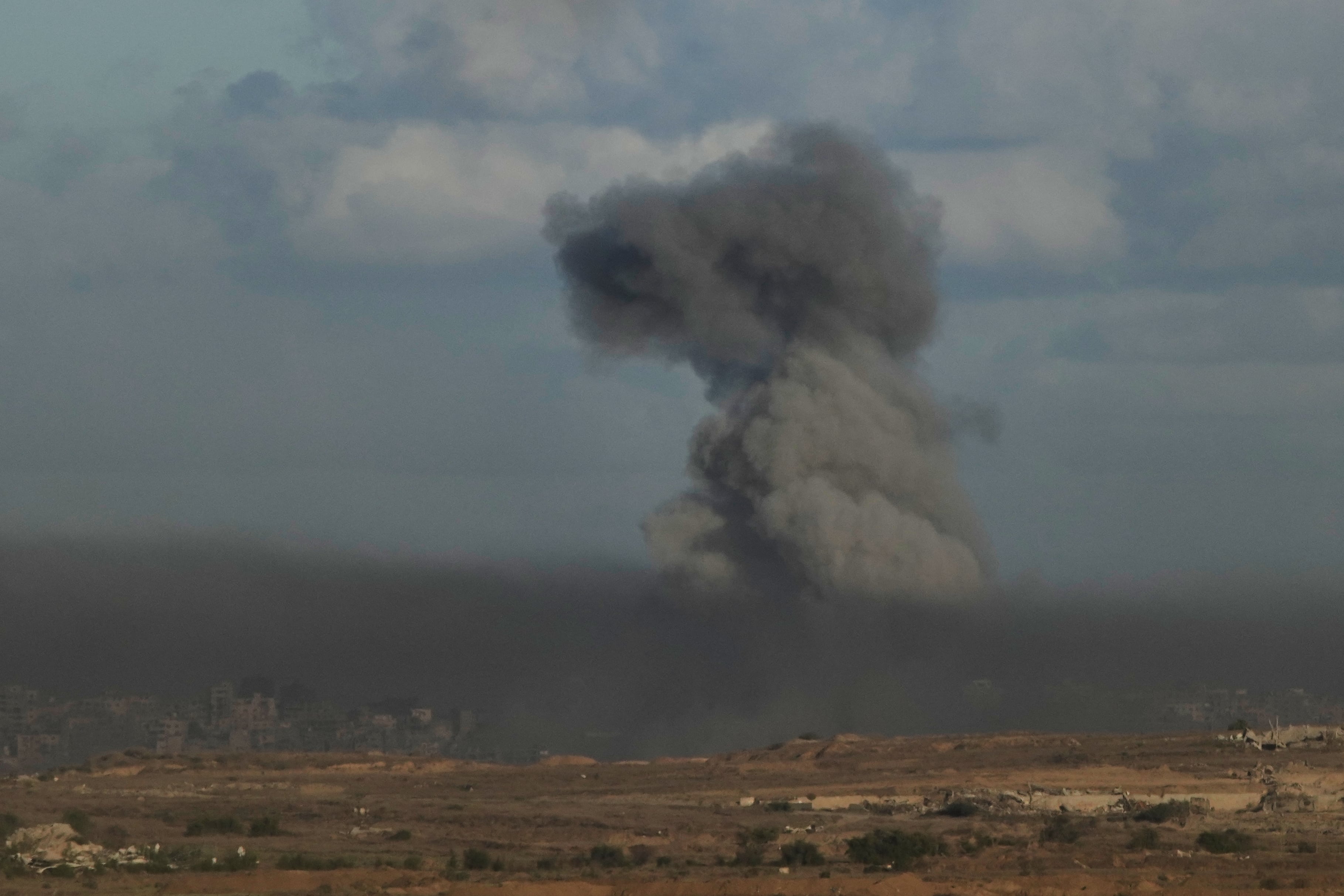 Última hora del conflicto en Oriente Próximo, en directo | Israel y Hamás negocian en Egipto el plan de paz cuando se cumple el segundo aniversario del atentado del 7 de octubre de 2023