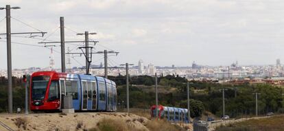 Trenes ligeros que unen Pozuelo y Boadilla con la capital.