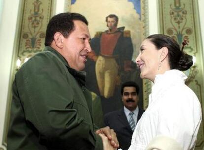 Ingrid Betancourt y Hugo Chávez durante su encuentro en Caracas