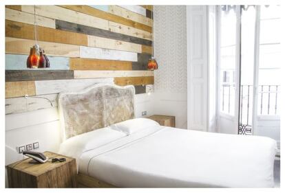 Una de las habitaciones del hotel Life, en la calle de Pizarro, 16, de Madrid.
