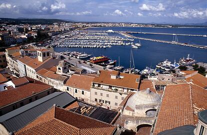 El puerto de la ciudad de Alguer, en Cerdeña.