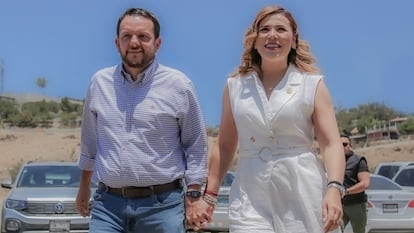 Carlos Torres Torres y Marina Ávila Olmeda en una fotografía de redes sociales, en julio 2022. 