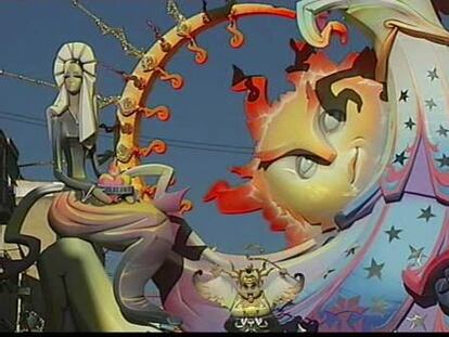 Reparto de premios, mascletás y miles de turistas en las hogueras de Alicante