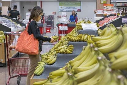 Menor poder de compra da popula&ccedil;&atilde;o teve impacto no setor de alimentos.