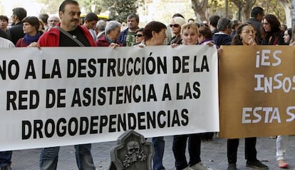 Manifestación del colectivo de atención a drogodependientes, el pasado noviembre ante Sanidad en Valencia.