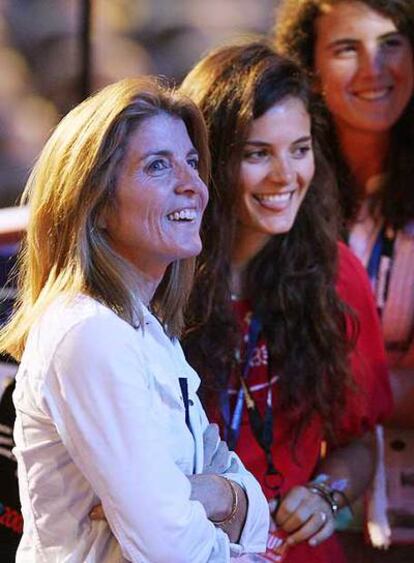 Caroline Kennedy, con sus hijas Rose y Tatiana, en la convención del Partido Demócrata en Denver, en agosto.