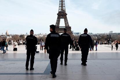 police near the Eiffel Tower