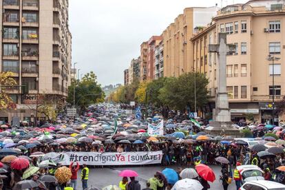 Manifestación en Cáceres por la situación del ferrocarril en Extremadura.