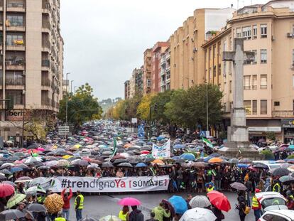 Manifestación en Cáceres por la situación del ferrocarril en Extremadura.