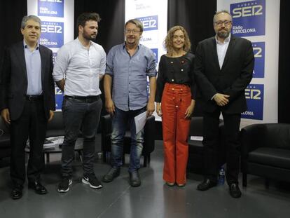 De izquierda a derecha, Dolors Montserrat (PP), Francesc Homs (CDC), Gabriel Rufián (ERC), Xavier Domènech (En Comú Podem), Meritxell Batet (PSOE) y Juan Carlos Girauta (C's).