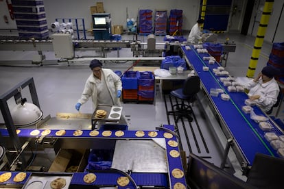 Líneas de control del tamaño del producto, en la fábrica de Inés Rosales. 