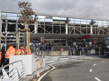 Vista de la fachada exterior del aeropuerto de Bruselas-Zaventem, B&eacute;lgica.