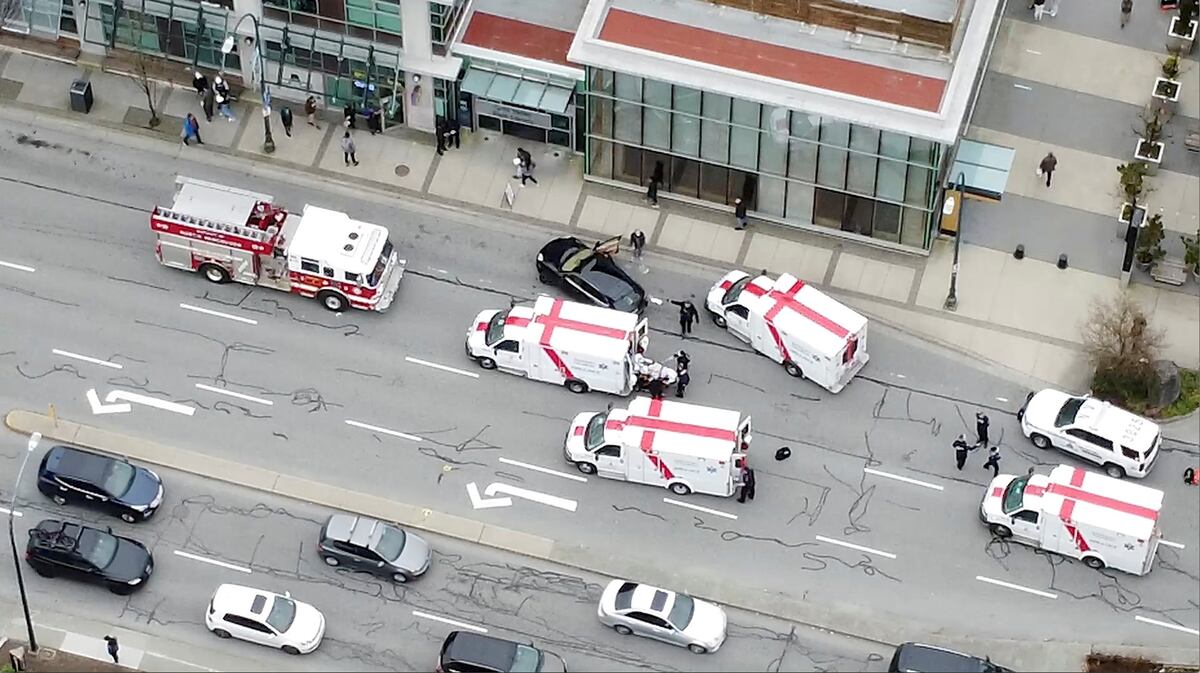 Un ataque con arma blanca en una biblioteca de Vancouver deja al menos ...