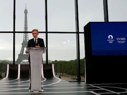 Bernard Arnault, Chairman and Chief Executive Officer of LVMH Moet Hennessy Louis Vuitton, speaks during a press conference to announce a LVMH sponsorship deal for the Paris 2024 Olympic Games at the Grand Palais Ephemere in Paris, France, July 24, 2023. REUTERS/Pascal Rossignol