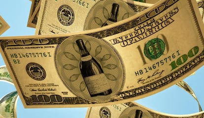 El vino Romanée-Conti de 1945, en este 'collage' metido en un billete de cien dólares, fue vendido en 2018 a un precio desorbitado: dos botellas, un millón de dólares.