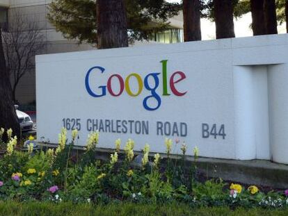 Logotipo de Google en las oficinas de la compa&ntilde;&iacute;a en Mountain View (Estados Unidos).