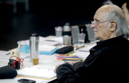 Carlos Saura en el escenario de las Naves del Matadero.