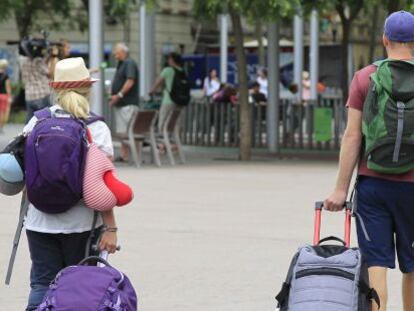 Turistas en el barrio de La Barceloneta.