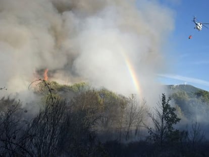 Incendio forestal en las inmediaciones del Cañón del Sil (Ourense), en 2010.