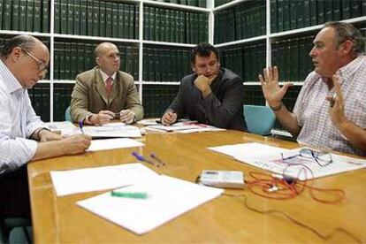 De izquierda a derecha, Federico Buero, Manuel Sillero, Manuel Guerrero y José Juan Narváez, en un momento del debate.