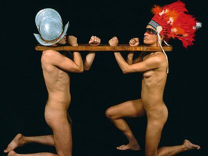 <i>Reenactement </i> (de la serie 'Post-México en X-paña') (2005), imagen de una de las <i>performances</i> del artista mexicano Guillermo Gómez-Peña.