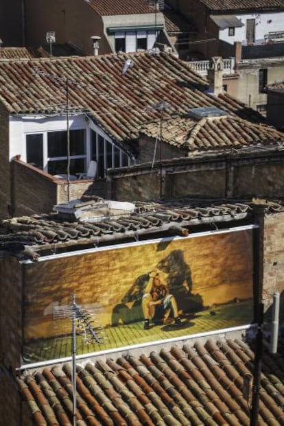 La imagen de Eugeni Gay en una de las paredes cercanas a la torre de la iglesia de la Pietat de Vic.