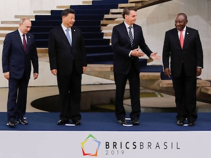 Putin, Xi, Bolsonaro, Ramaphosa e Modi, durante a cúpula dos BRICS, em Brasília.