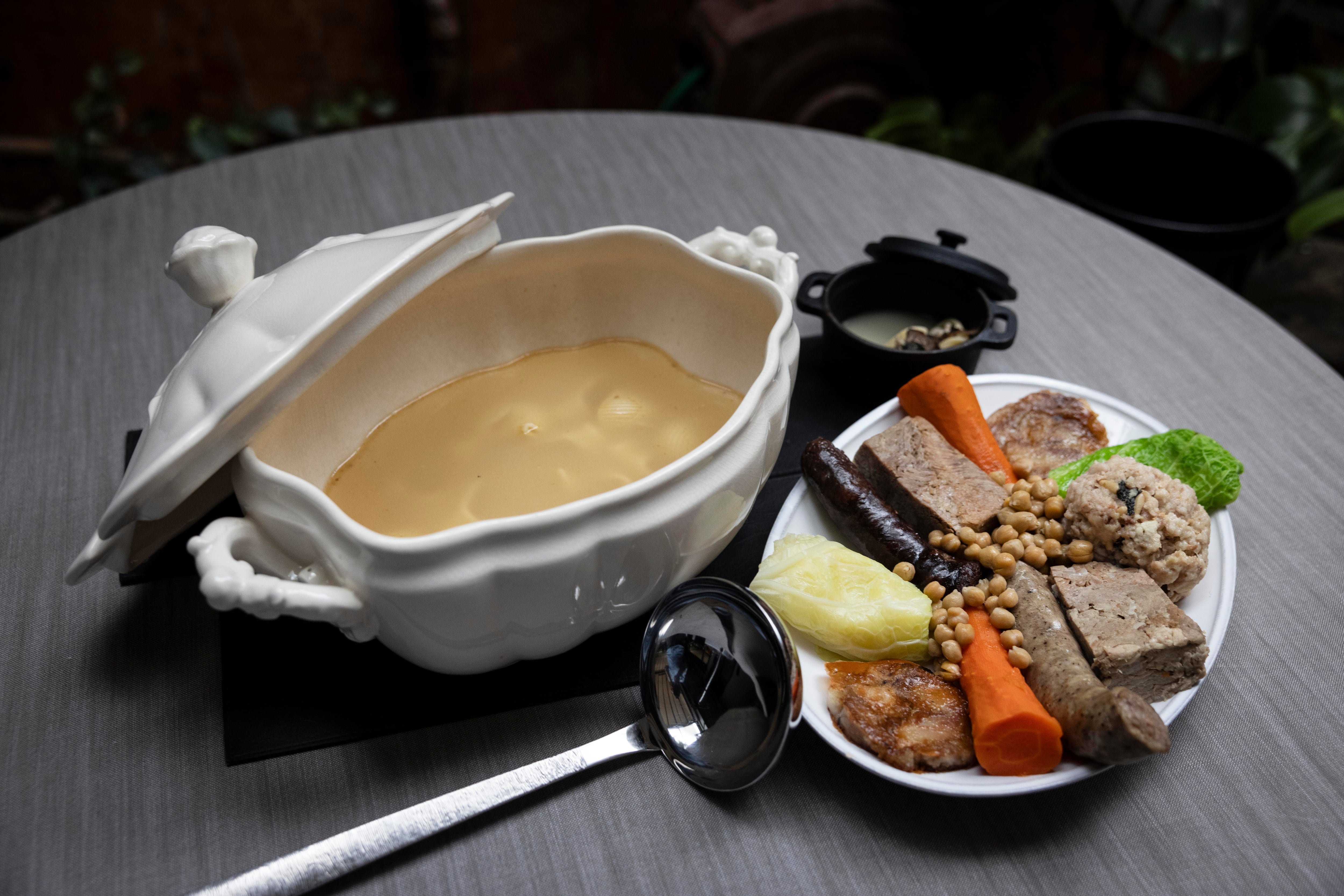 Un plato de escudella del restaurante Windsor de Barcelona.