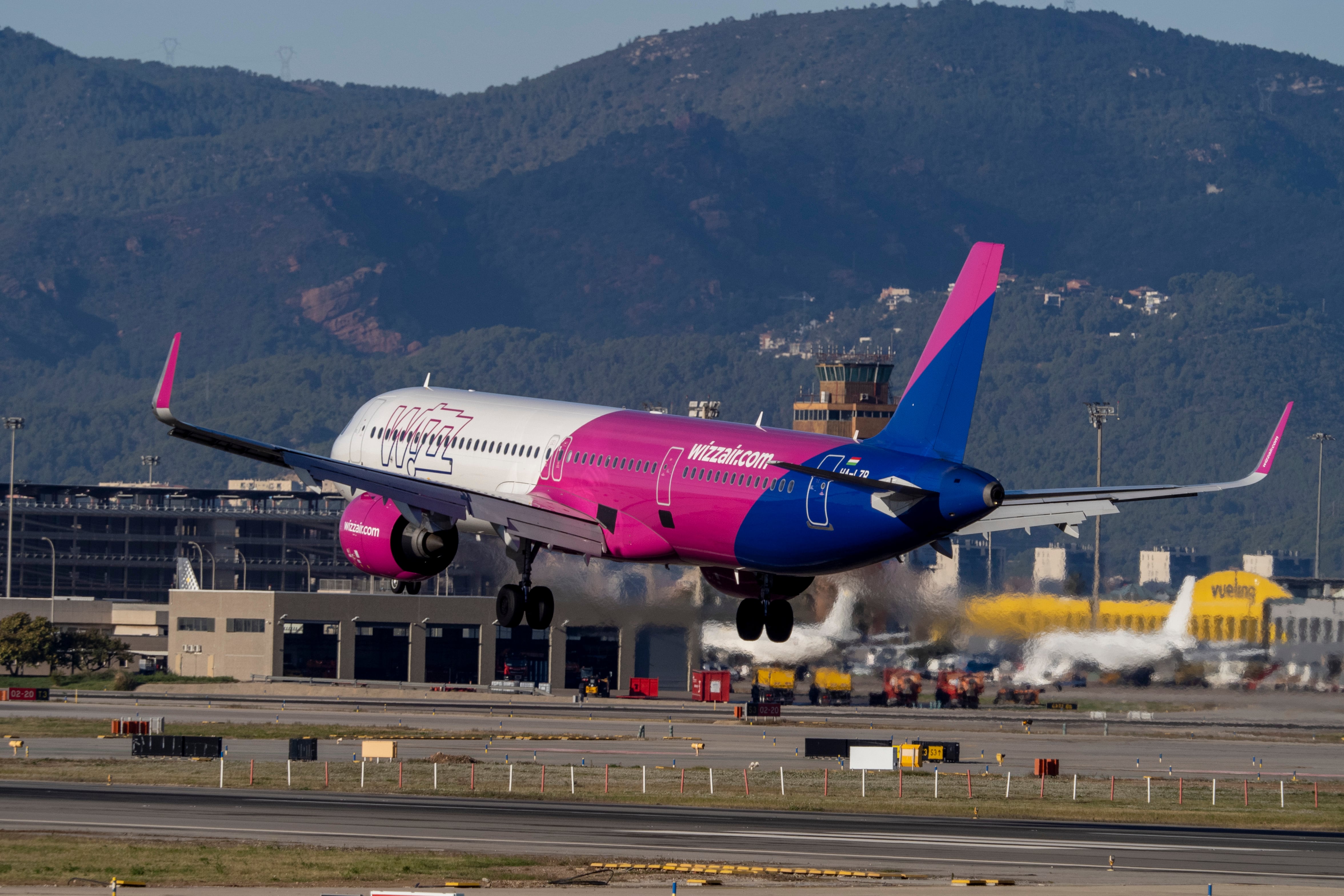 Wizz Air roza las pérdidas por el impacto del conflicto en Oriente Próximo, pese a su récord en pasajeros