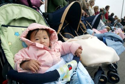 Muchas niñas chinas son sometidas al aborto preventivo.