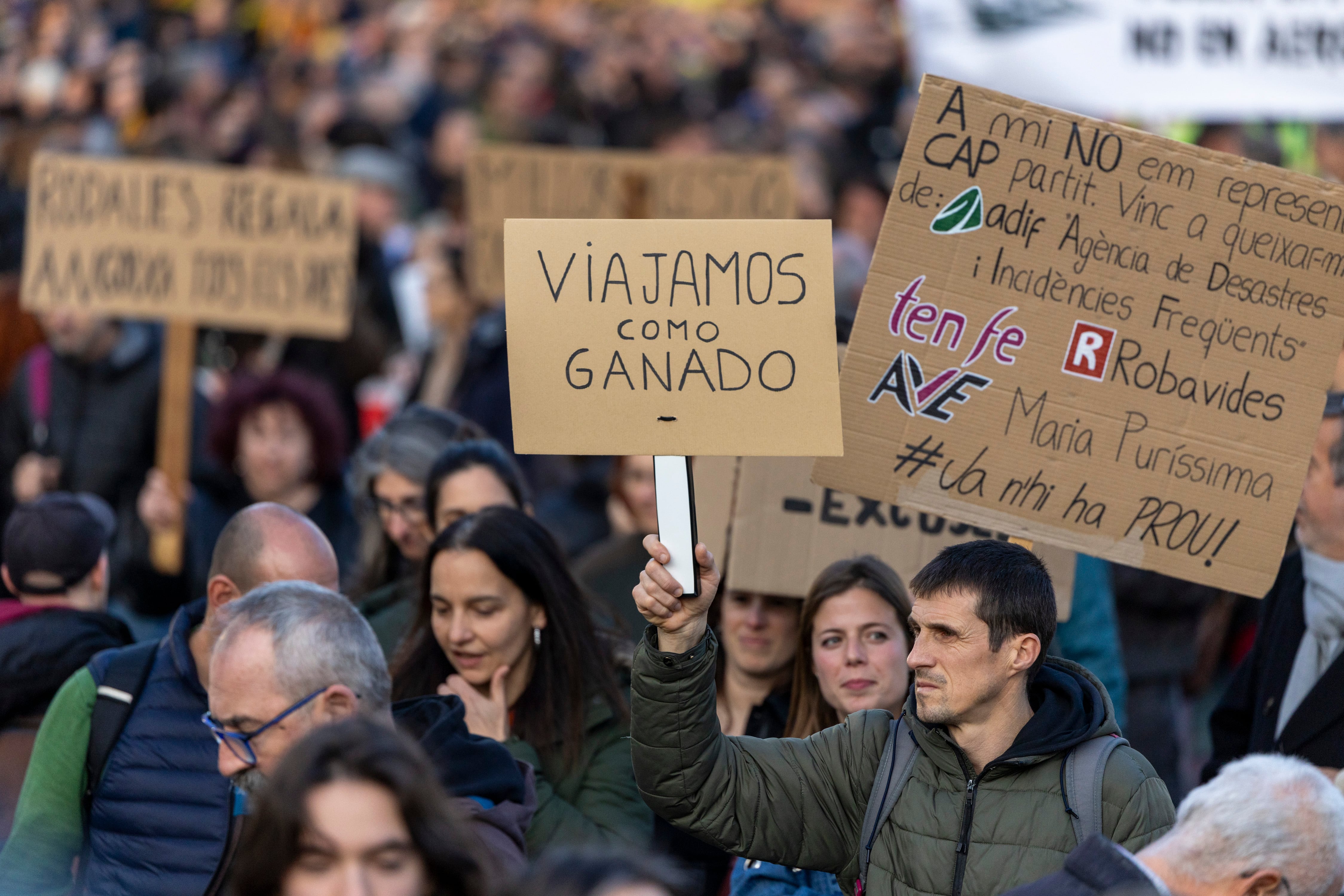 Casi la mitad de usuarios se plantea dejar de viajar en tren o ya ha dejado de hacerlo tras el accidente de Adamuz