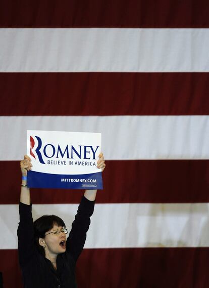 Una seguidora de Mitt Romney en el evento de las primarias del Westin Copley Place en Boston, Massachusetts, donde &eacute;ste ha ganado.