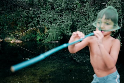 Simón, en el río. Perales del Puerto (Cáceres), 2024.