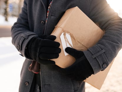 Estos guantes superventas y muy bien valorados en Amazon se comercializan en cuatro colores fácilmente combinables. GETTY IMAGES.