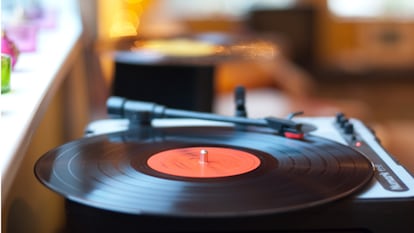 Los vinilos se convierten en un tesoro para aquellos melómanos y coleccionistas.