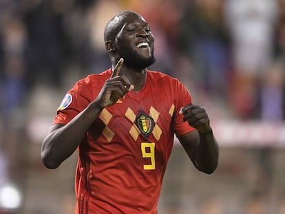 Romelu Lukaku celebra uno de sus goles a San Marino.