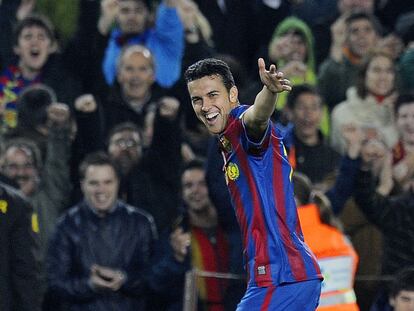 Pedro celebra un gol con el Barça.