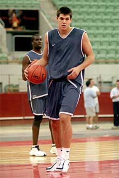 Felipe Reyes, en el entrenamiento del Estudiantes.