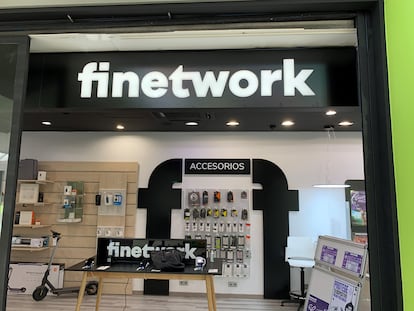 Tienda de Finetwork en un centro comercial.