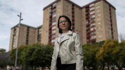Ana María Ciufulica, de 36 años y madre de tres hijos con beca de comedor escolar, el 11 de junio en L'Hospitalet de Llobregat (Barcelona).