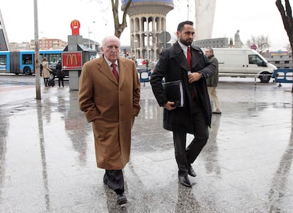 Román Sanahuja, llegando a los juzgados de plaza de Castilla en febrero de 2011.