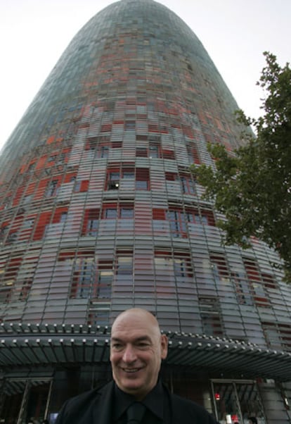 Jean Nouvel, ayer ante la Torre Agbar.